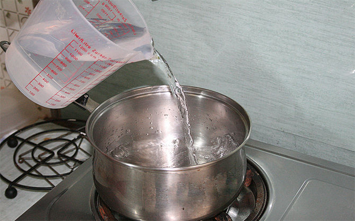 Mẹo tiết kiệm gas bằng cách khống chế nước