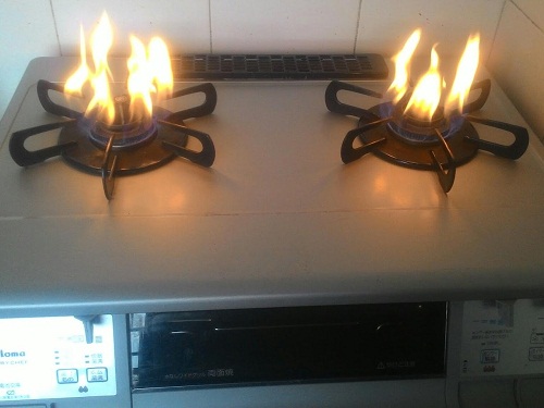 Cách khắc phục bếp Gas có lửa đỏ gây tốn gas