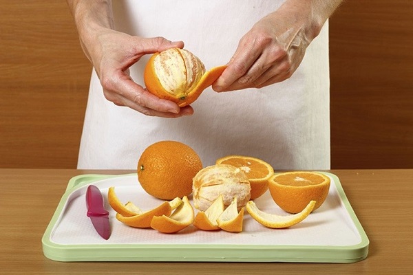 Cách khử mùi hôi tủ lạnh với vỏ cam